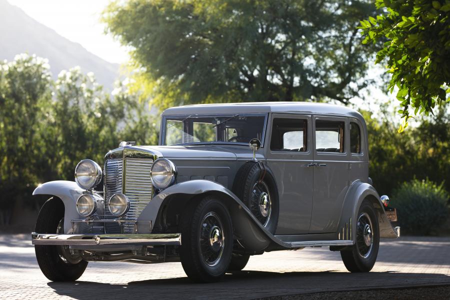  Marmon Sixteen 5-passenger Sedan by LeBaron 1932 года  (фото 2 из 16)